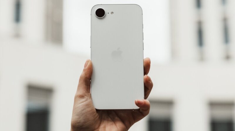 Apple cree que sus rivales no lo están haciendo bien en IA. Es la excusa perfecta para retrasar Siri un año más